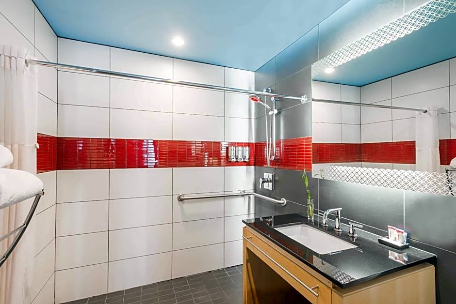 Tryp by Wyndham Times Square South