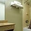 La Quinta Inn & Suites by Wyndham West Palm Beach - Florida Turn