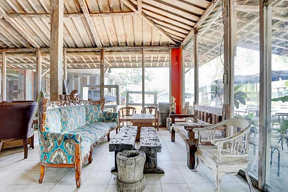 OYO 90363 Nira Guest House Sanur Bali