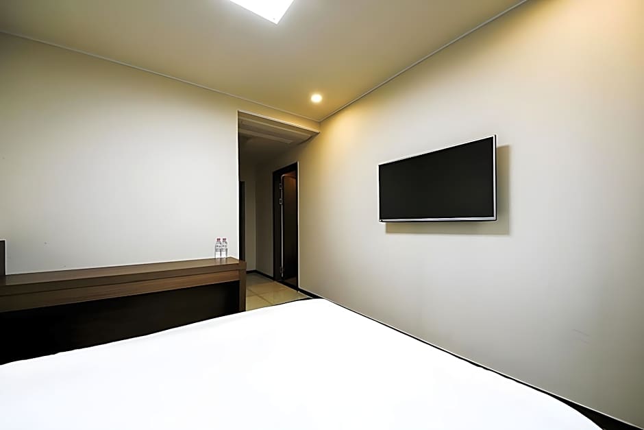 Jungmun Oceanblue Hotel