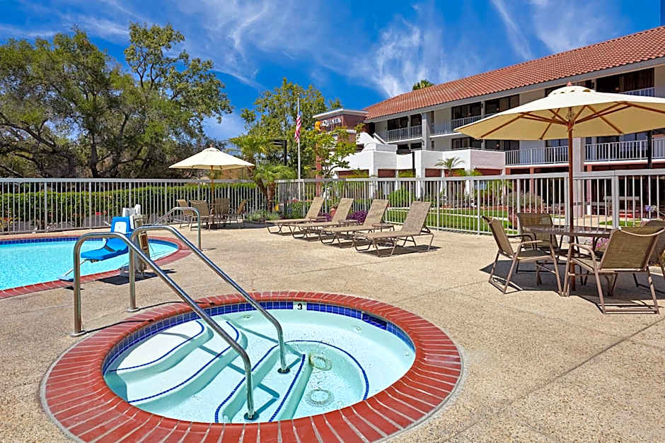 La Quinta Inn & Suites by Wyndham Thousand Oaks Newbury Park