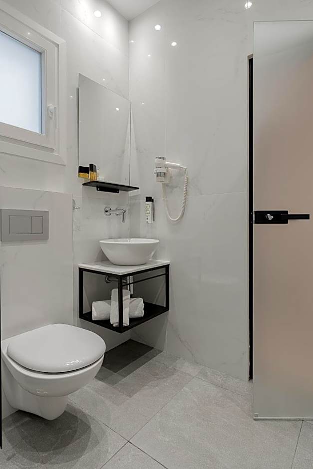 PIRAEUS DREAM CITY HOTEL