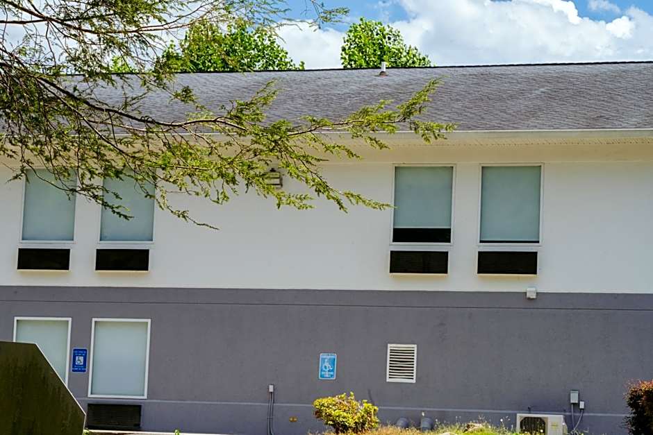 Clarion Pointe - Dillard near Blue Ridge Mountains