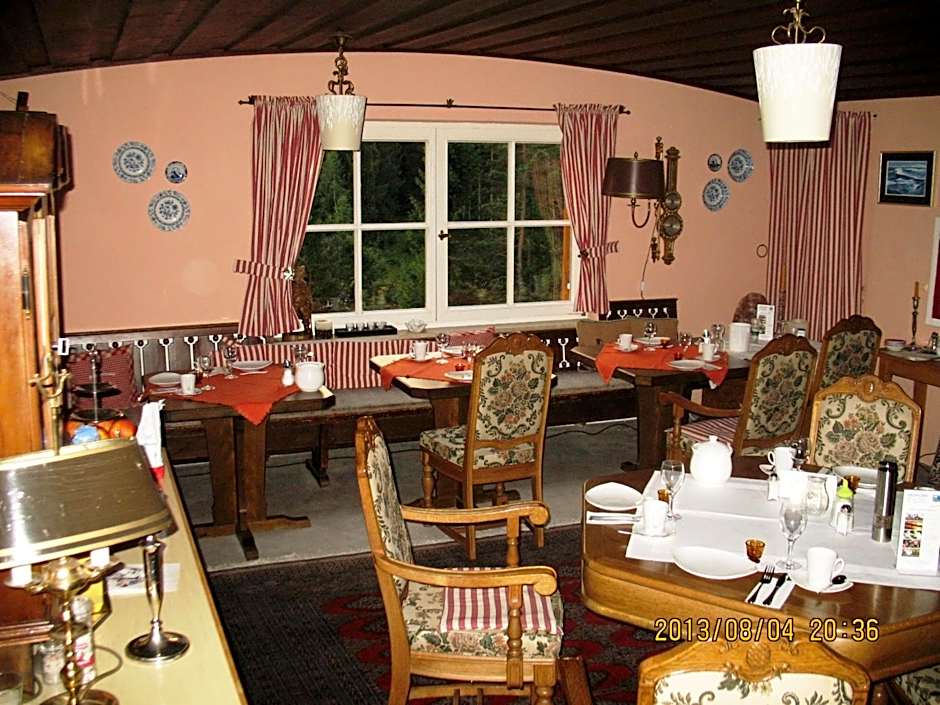 Bäckeralm© - B&B 16 +