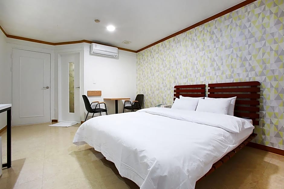 Abata Business Hotel