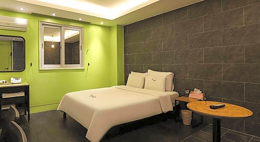 Hotel H2