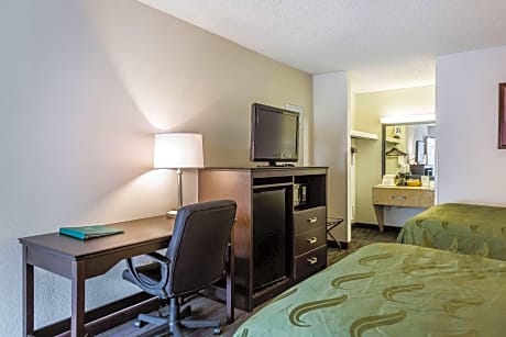 2 Double Beds, Smoking