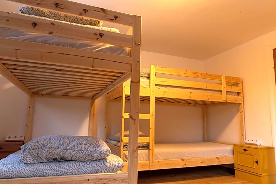 Foto 1 dari 42 — Quadruple Room