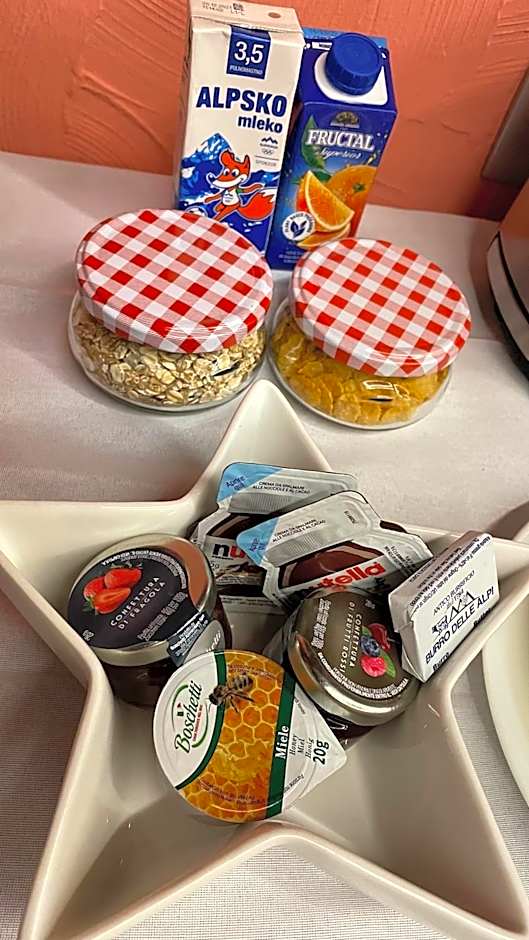 MADONCA ROOMS & RESTAURANT