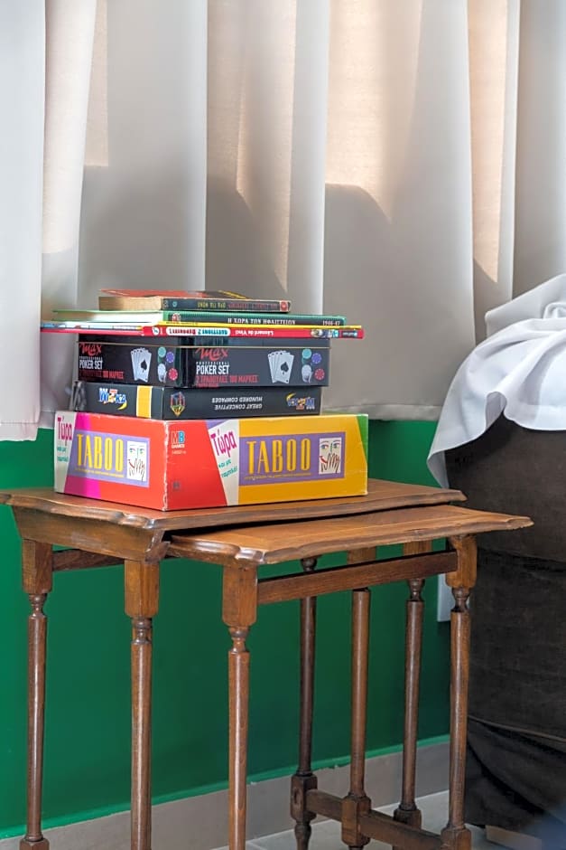 CHROMA Lodge Pikermi