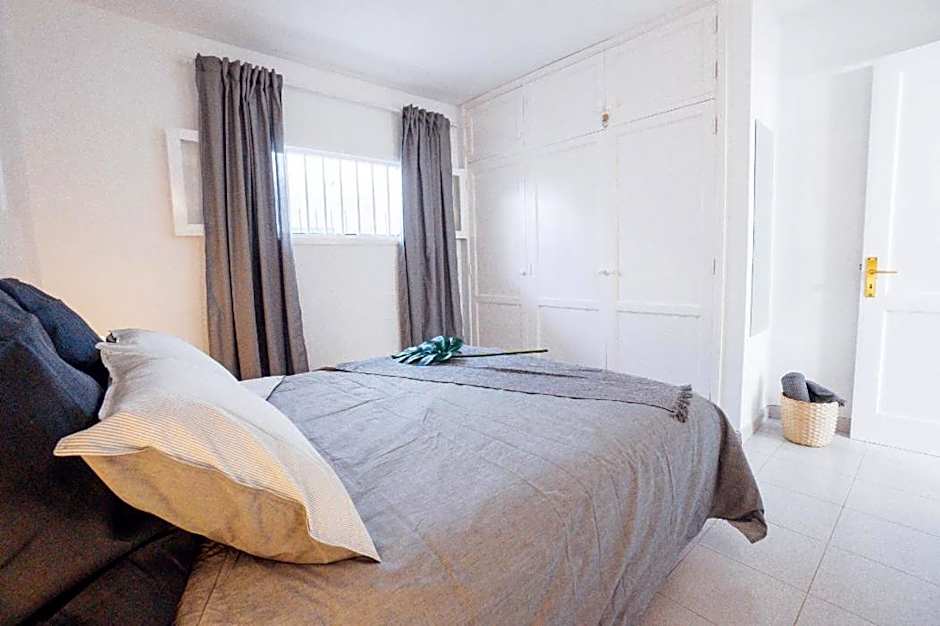 Central location in a great complex with 300mbps internet