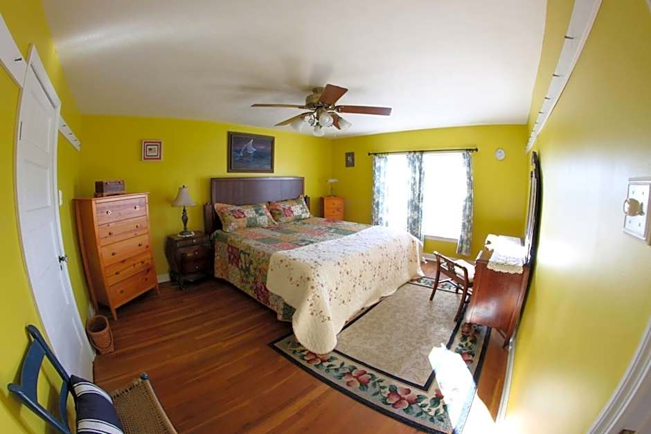 Awesome Flat Top Farmhouse