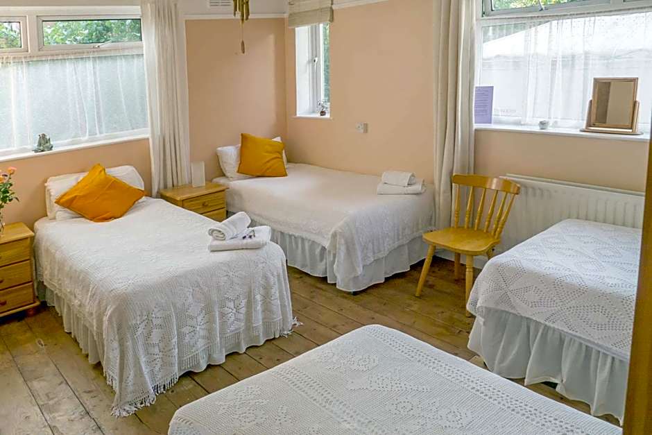 Healing Waters Sanctuary for Exclusive Private Hire and Self Catering Board, Vegetarian, Alcohol & Wifi Free Retreat in Glastonbury