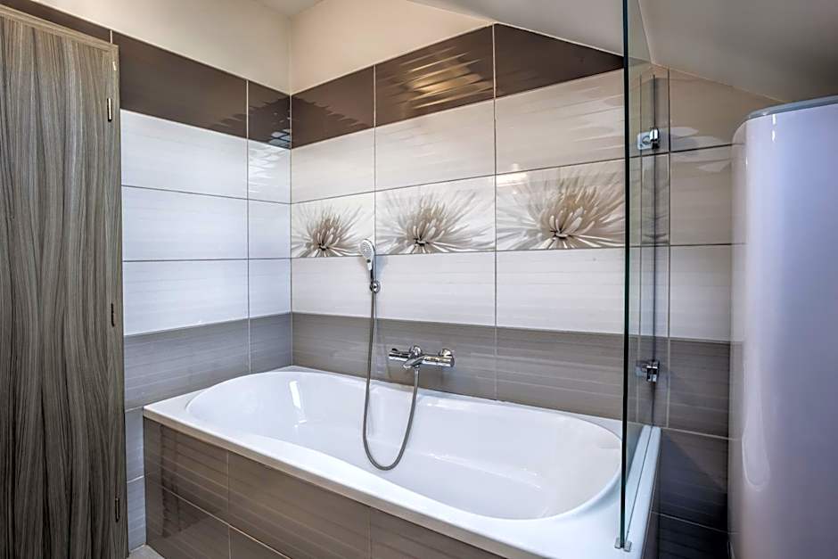 Elendris - Ubytování u kostela