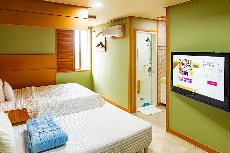 Prada motel