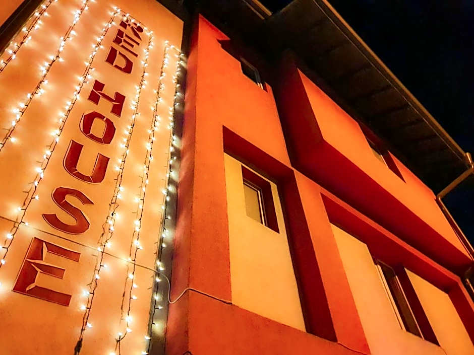 Red House Family house