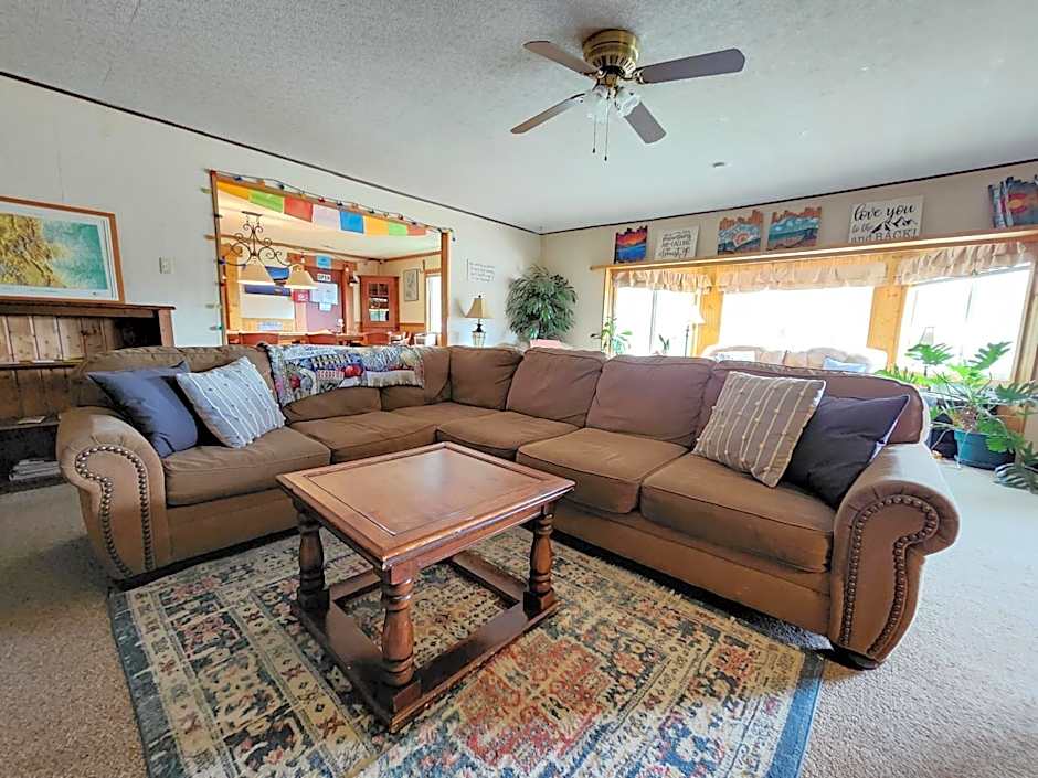 Inn the Clouds Hostel & Inn