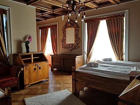 Triple Room with Shared Bathroom