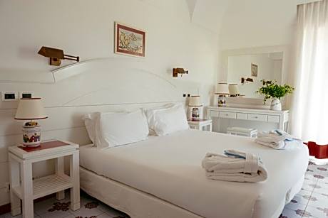 Superior King Room with Balcony - Non-Smoking