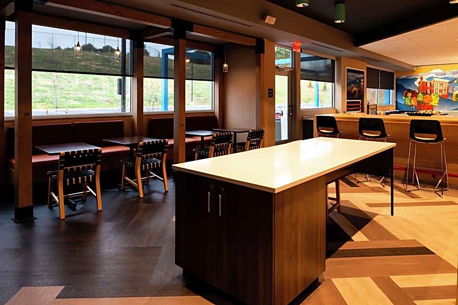 Tru by Hilton Staunton, VA