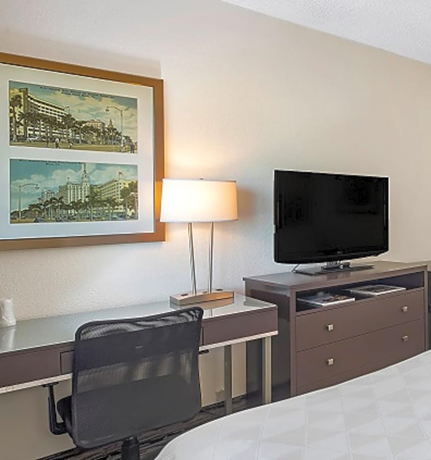 Holiday Inn Hotel Port of Miami-Downtown by IHG