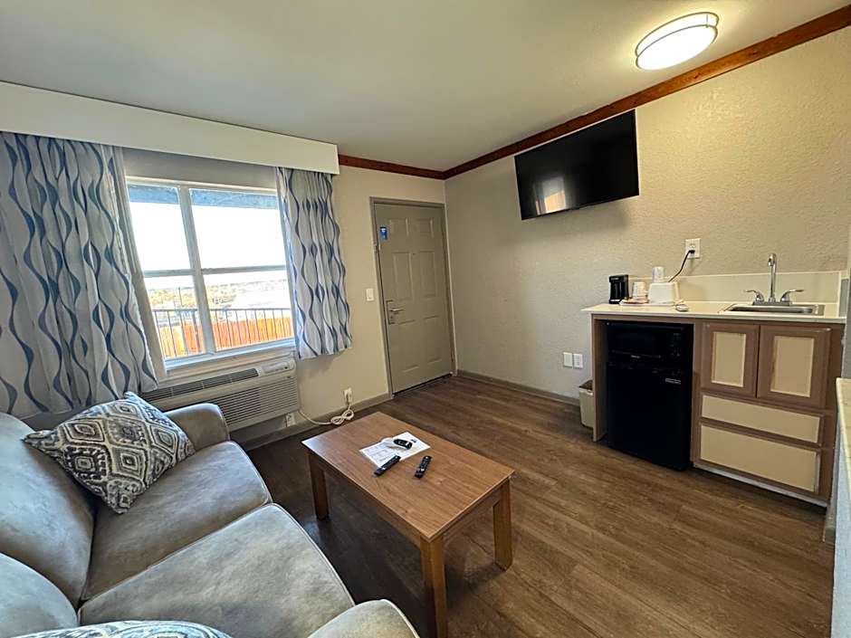 Days Inn by Wyndham Suites Fredericksburg