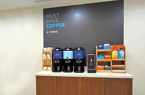 HOLIDAY INN EXPRESS HOTEL & SUITES ATLANTA SOUTHWEST-FAIRBURN By IHG