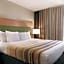 Country Inn & Suites by Radisson, Madison Southwest, WI