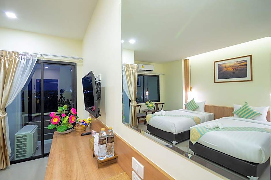 Pura Nakhon Hotel