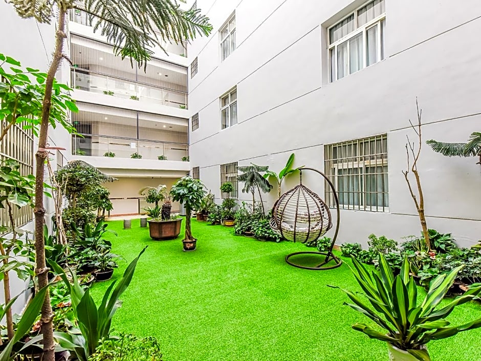 Borrman Hotel Xinyu May Flower Baoshi Park