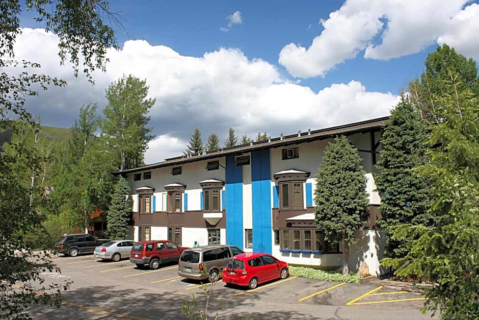 St Moritz Lodge and Condominiums