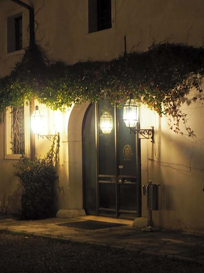 Hotel Villa Policreti