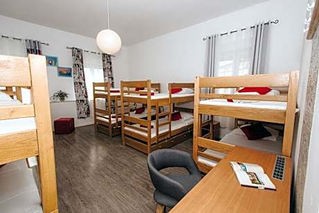 Bed in 10-Bed Mixed Dormitory Room