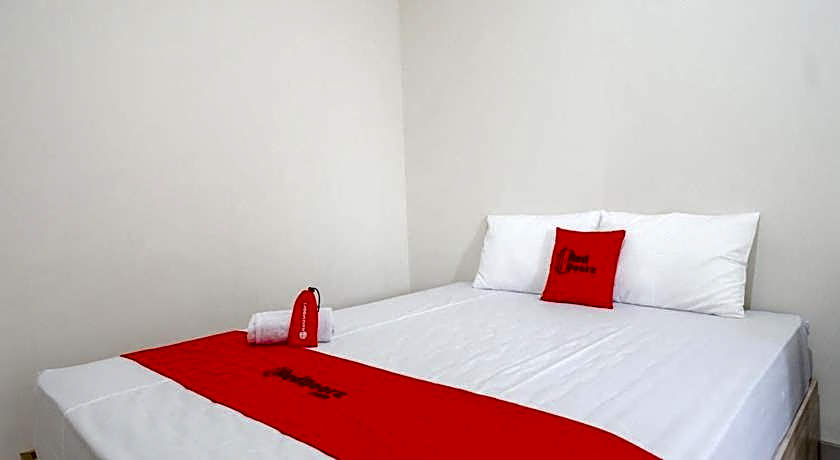 RedDoorz Near Lippo Plaza Buton