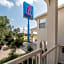 Motel 6 Seguin, TX