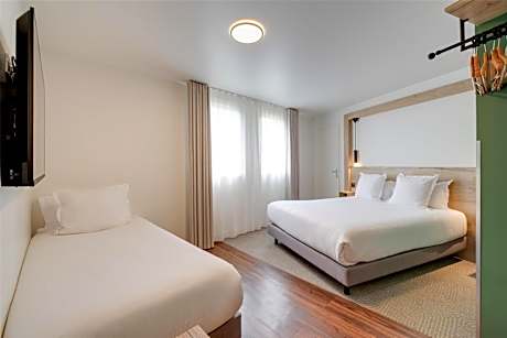 Family Room with One Queen Bed and One Single Bed - Non-Smoking