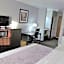 Oak Hill Inn & Suites