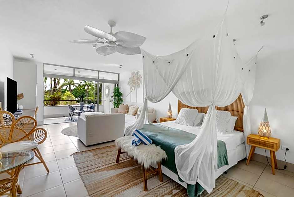 WanderLust - Little Slice of Heaven on Macrossan Str