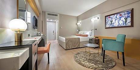 Standard Double or Twin Room with Side Sea View