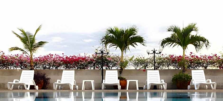 Cross Vibe Bangkok Srinakarin