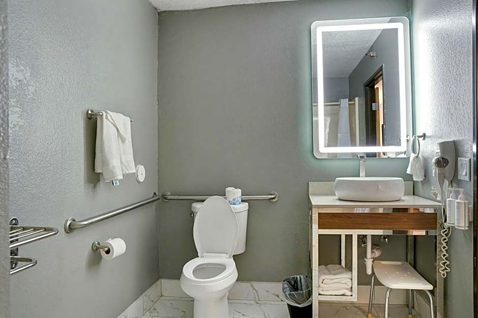 Days Inn by Wyndham Omaha NE