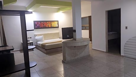 Deluxe Suite with Spa Bath