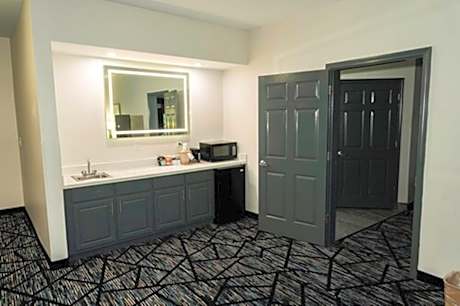 Double Room with Two Double Beds and Roll-In Shower - Accessible/Non-Smoking