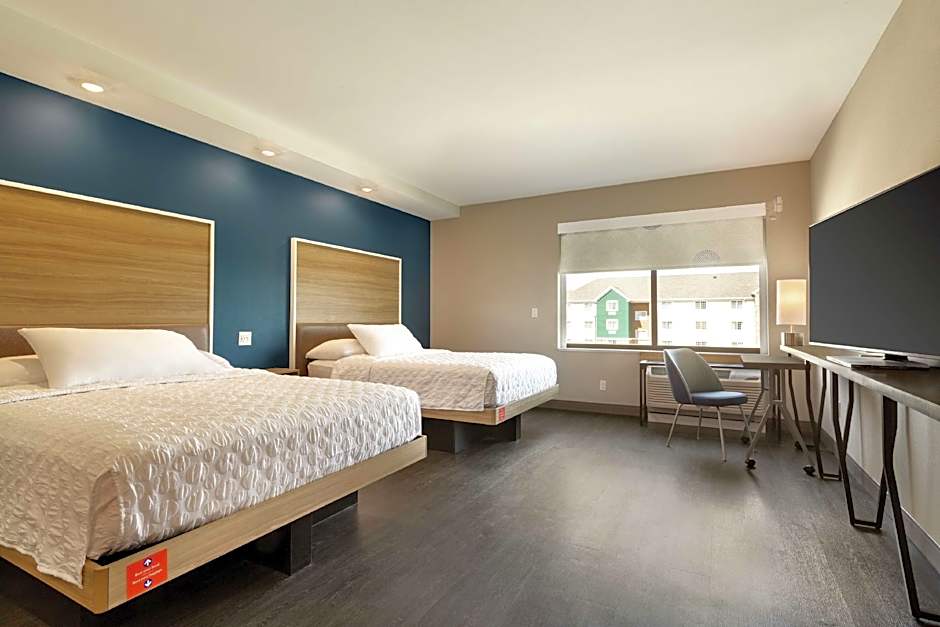 Photo 1 of 4 of 2 Queen Beds, Hearing Accessible, Roll in Shower