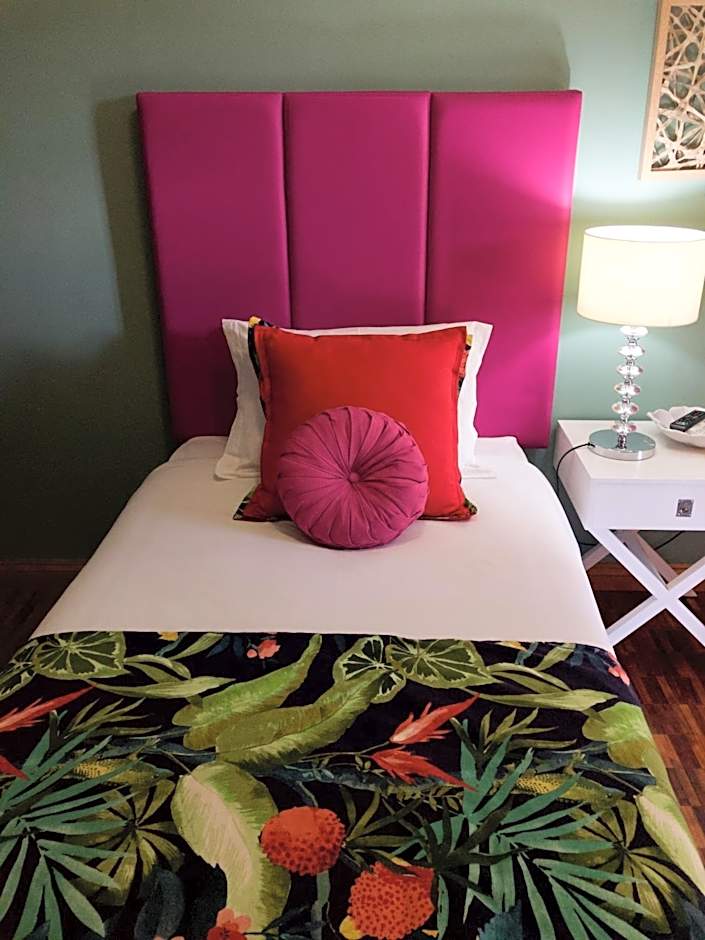 The Hedge Guesthouse