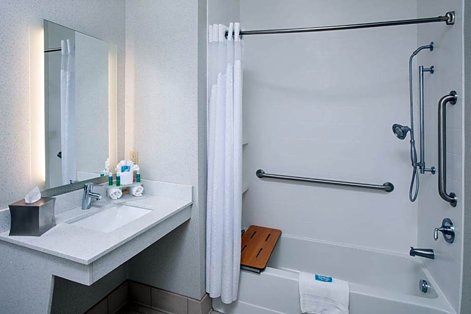 Holiday Inn Express & Suites Texarkana by IHG