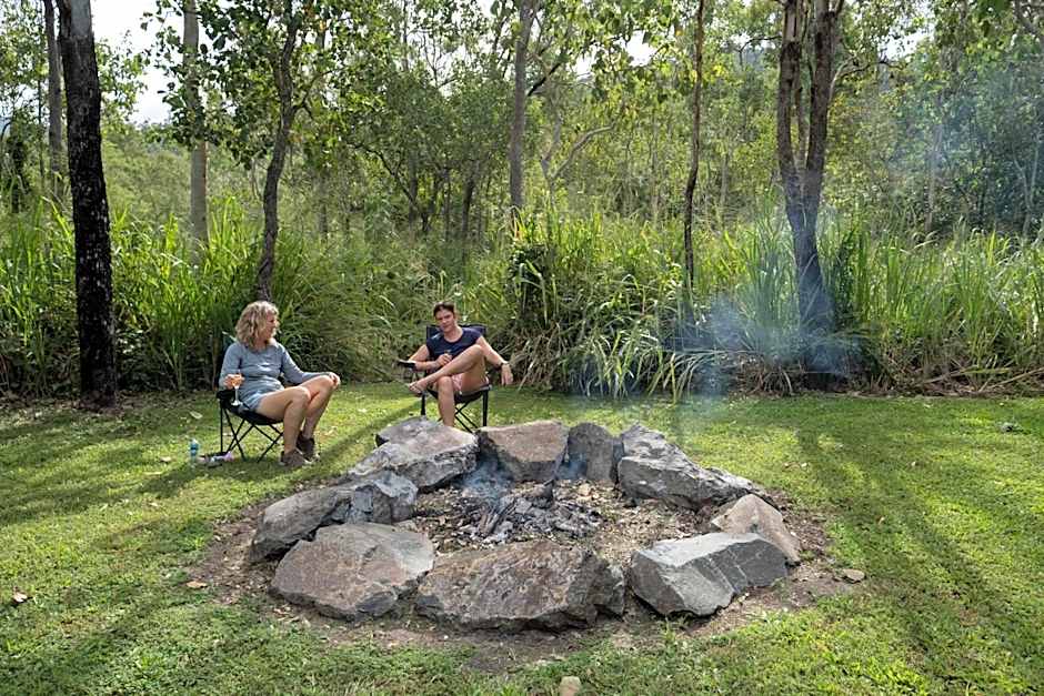 Airlie Beach Eco Cabins - Adults Only