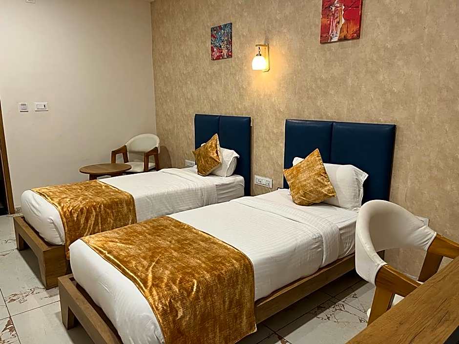 CLICK HOTEL TULSI