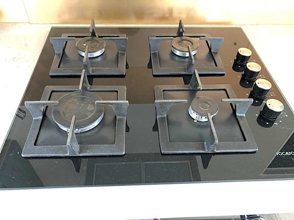 Delightful 2-bed static set in a peaceful village