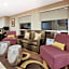 La Quinta Inn & Suites by Wyndham Detroit Utica